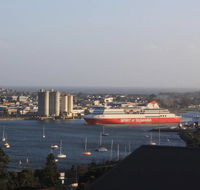 DevonPORT VIEWS - SA Accommodation