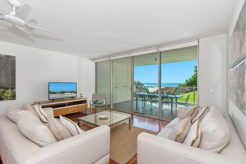 DIRECT BEACH ACCESS - 3 BED APART - CABARITA BEACH - SA Accommodation 1