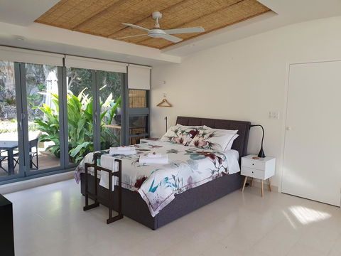 Driftwood Villa - SA Accommodation 3