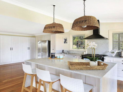 Duncraig House - Open Fireplace, Spa, Pet Friendly - SA Accommodation 3