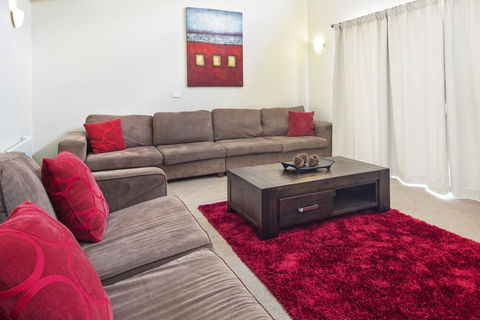 Eclipse 5- Spacious Townhouse - SA Accommodation 0