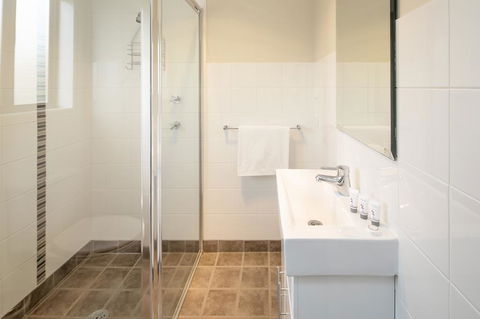 Eclipse 5- Spacious Townhouse - SA Accommodation 2