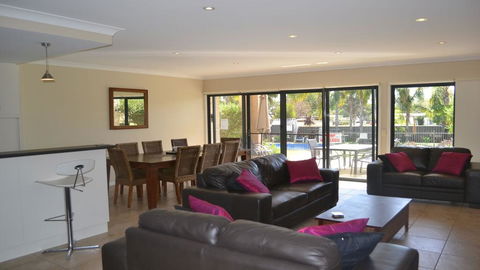 ELSINOR Townhouse 7 Mulwala - SA Accommodation 1