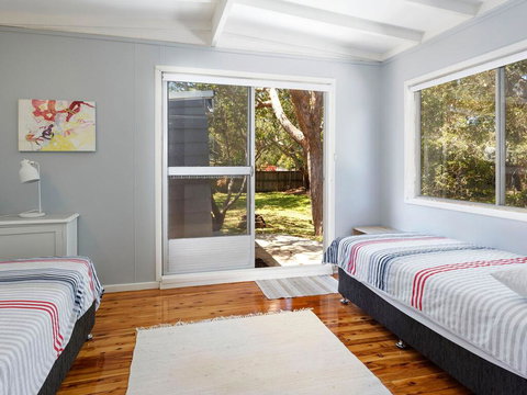 Enjoy The Soothing Sea Breeze - SA Accommodation 2