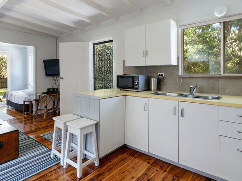 Enjoy The Soothing Sea Breeze - SA Accommodation 1