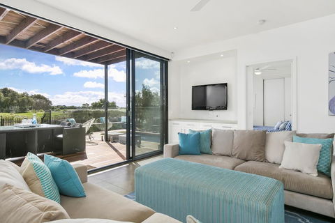 Fabulous Home - Families Only - SA Accommodation 3