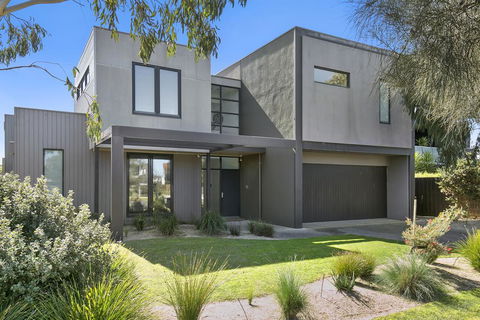 Fabulous Home - Families Only - SA Accommodation 1