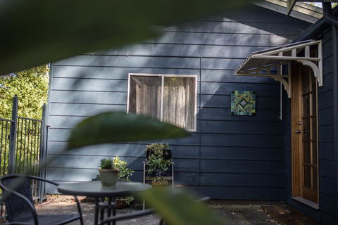 Funky Flat On Acreage - SA Accommodation 0