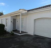 Glenelg Holiday Apartments-Colonial Square - SA Accommodation