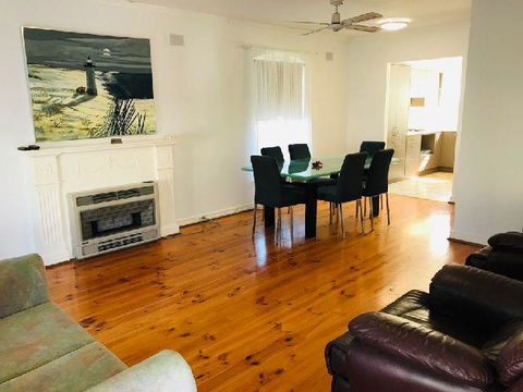 Glenelg Holiday Apartments-Colonial Square - SA Accommodation 1