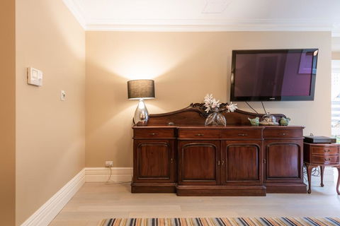 Greenwich Heritage - SA Accommodation 3