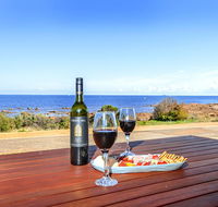 High Tide - Wallaroo Beachfront Property - Pet-Friendly
