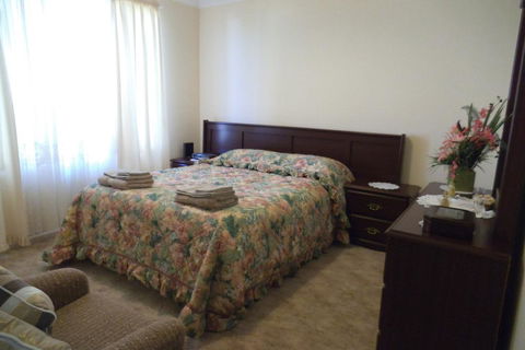 Hillview B & B Forbes - SA Accommodation 2