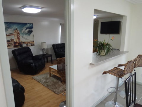 Joy On Joyce - SA Accommodation 2