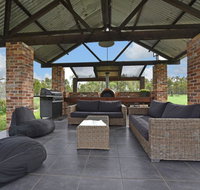 Kelman Cottage - tucked away with pool  native wildlife - SA Accommodation