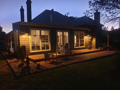 Kings Cottage Uralla - SA Accommodation 1