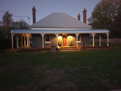 Kings Cottage Uralla - SA Accommodation 0