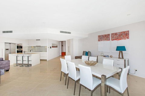 KINGSCLIFF OCEAN FRONT TERRACE 4 - SA Accommodation 3