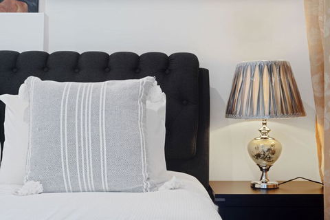 KOZYGURU Belrose Modern Designer 2 Bed + FREE Parking - SA Accommodation 1