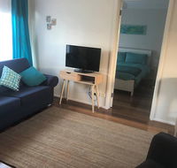 Laneway Bungalow 1 Bedroom complete Unit East G - SA Accommodation