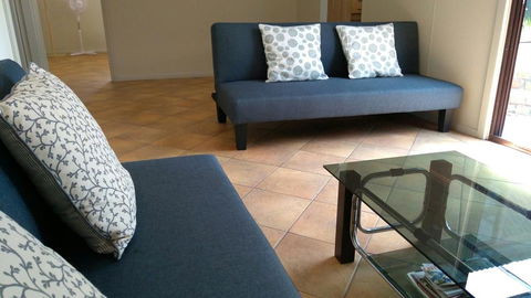 Large 6-Bedroom House With Wifi & Netflix Close To Singleton CBD Hunter Valley - SA Accommodation 2