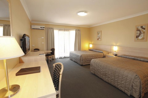Maclin Lodge Motel - SA Accommodation 3