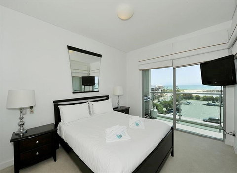 Nautica Residences Mandurah - SA Accommodation 11
