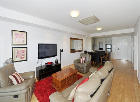 Nautica Residences Mandurah - SA Accommodation 8