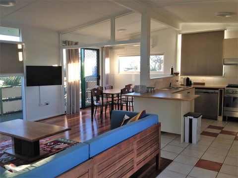 Lemon Tree Lodge - SA Accommodation 13