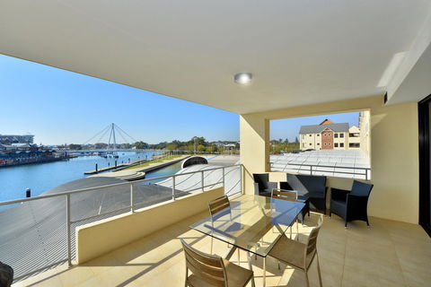 Dolphin Quay Apartments - SA Accommodation 9