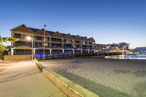 Dolphin Quay Apartments - SA Accommodation 0