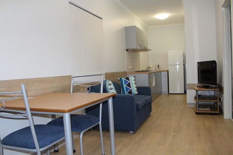 Mandurah Ocean Marina Chalets - SA Accommodation 6