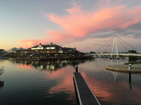 Mandurah Ocean Marina Chalets - SA Accommodation 3