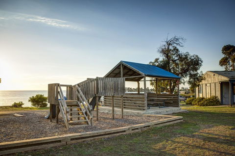 Swansea Beach Chalets - SA Accommodation 37