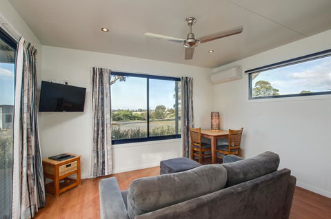 Swansea Beach Chalets - SA Accommodation 8