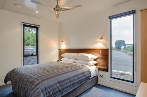 Swansea Beach Chalets - SA Accommodation 14