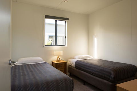 Swansea Beach Chalets - SA Accommodation 3