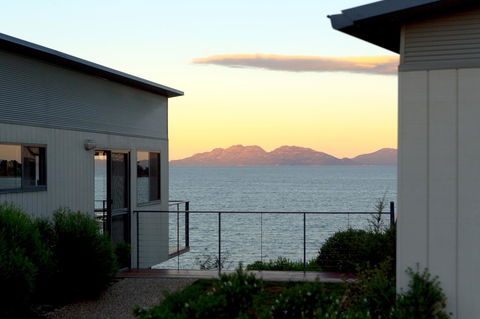 Swansea Beach Chalets - SA Accommodation 2