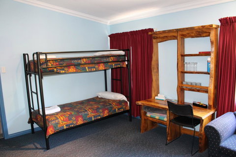 Tullah Lakeside Lodge - SA Accommodation 8