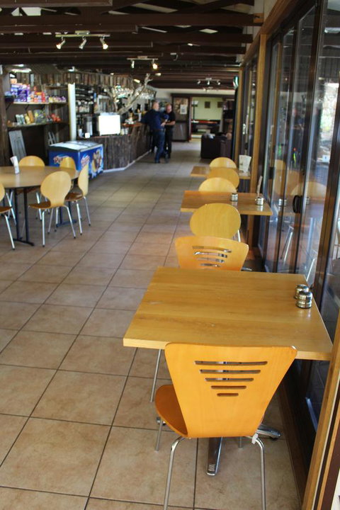 Tullah Lakeside Lodge - SA Accommodation 36