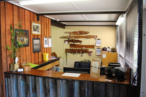 Tullah Lakeside Lodge - SA Accommodation 23