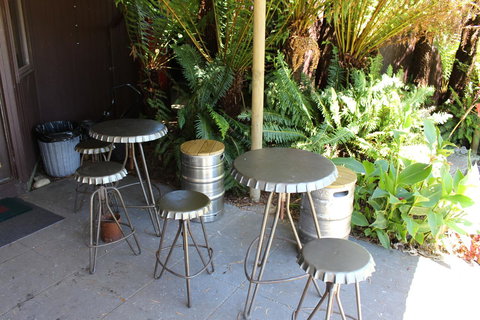 Tullah Lakeside Lodge - SA Accommodation 20