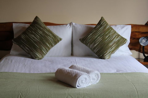 Tullah Lakeside Lodge - SA Accommodation 18