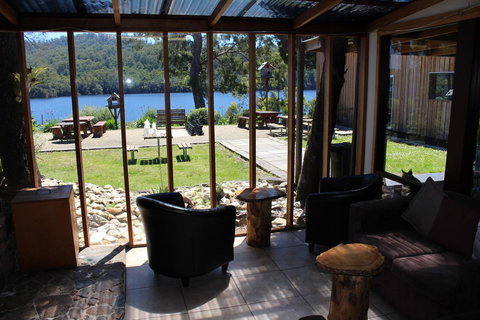 Tullah Lakeside Lodge - SA Accommodation 28