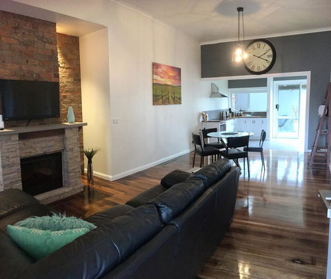 Apartment 5ive - SA Accommodation 0