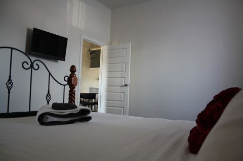 Apartment 5ive - SA Accommodation 11