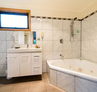 Driftwood Strahan Villas - SA Accommodation