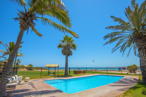 Ningaloo Reef Resort - SA Accommodation 0