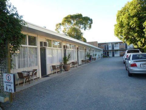 Norfolk Motor Inn - SA Accommodation 3