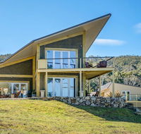 On the Huon River - SA Accommodation